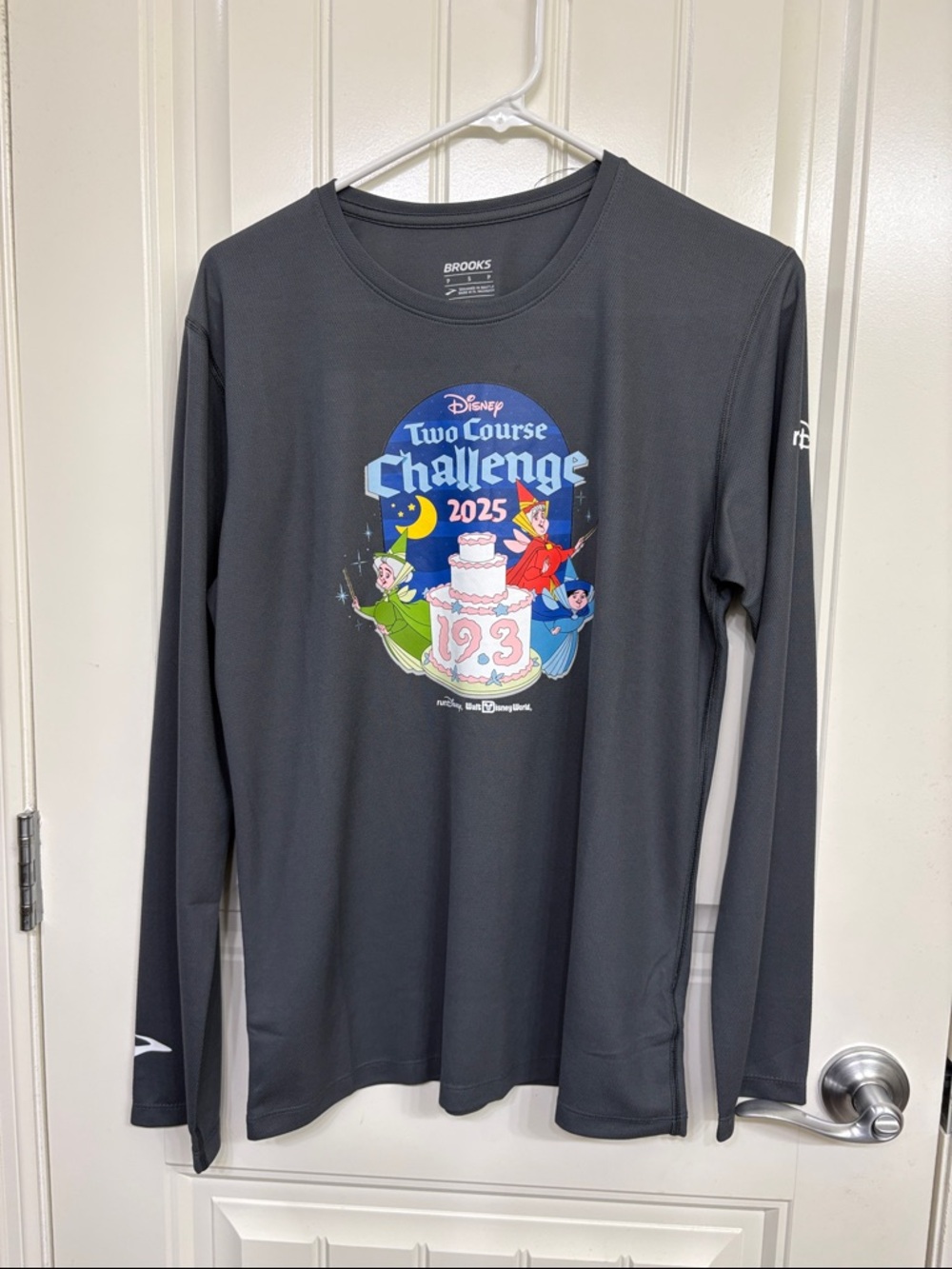 Brooks Men’s Two Course Challenge 2025 Long-Sleeve Shirt - Charcoal